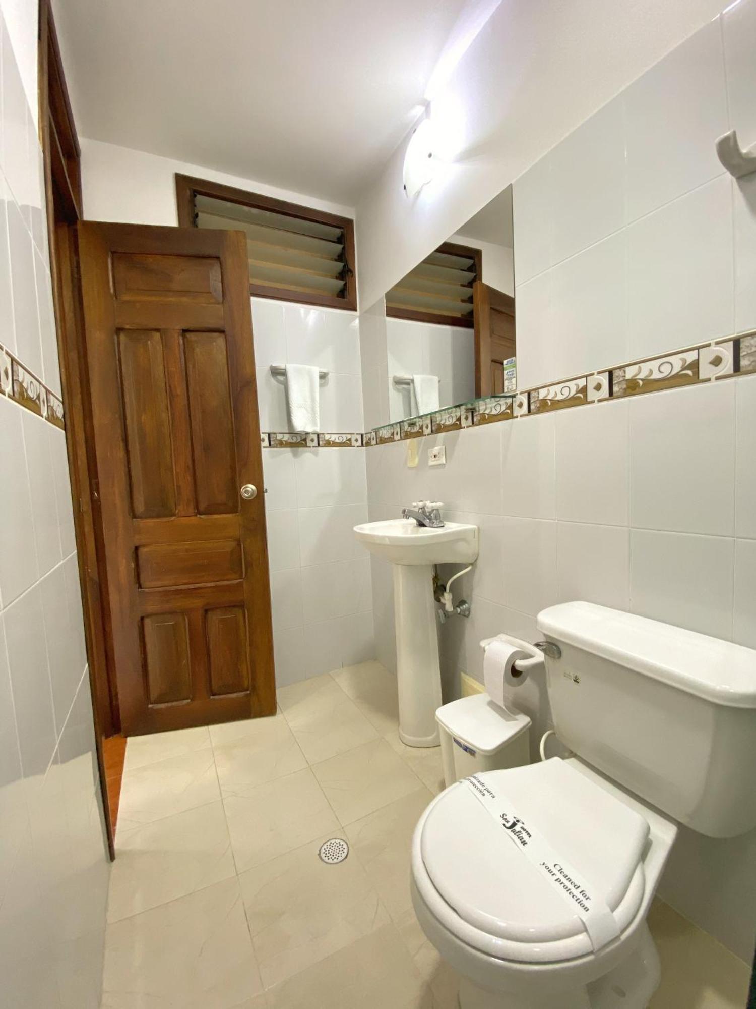 Hotel San Julian ブガ エクステリア 写真